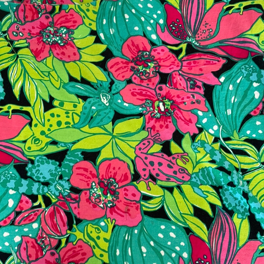 Lilly Pulitzer dress lg. Off the shoulder. Photo doesn’t do it justice